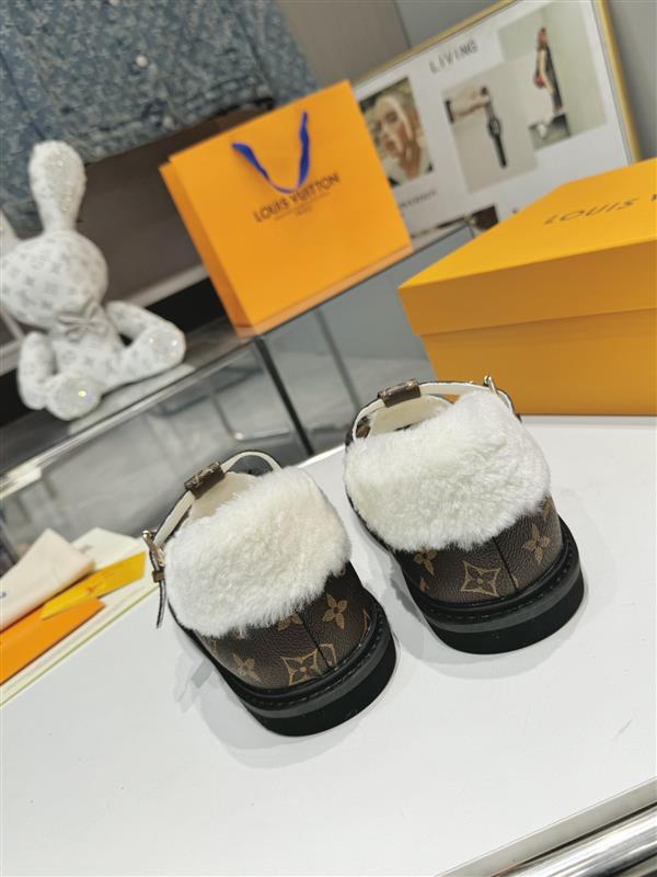 2025126104518195 300